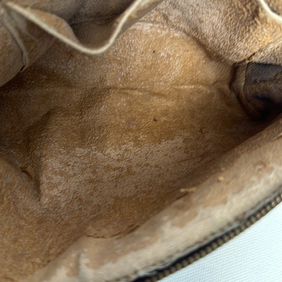 Louis Vuitton Monogram Pouch with LV Dustbag - Picture 15 of 17